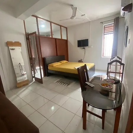 Ice Berg Apartment Dehiwala-Mount Lavinia Room photo