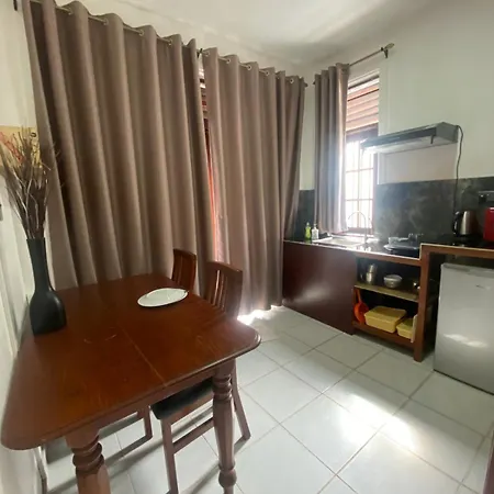 Ice Berg Apartment Dehiwala-Mount Lavinia Room photo