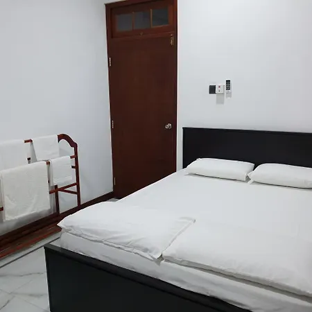 Ice Berg Apartment Dehiwala-Mount Lavinia Exterior photo
