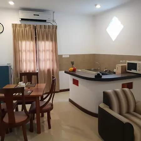 Ice Berg Apartment Dehiwala-Mount Lavinia Exterior photo