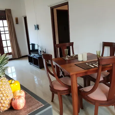 Ice Berg Apartment Dehiwala-Mount Lavinia Exterior photo