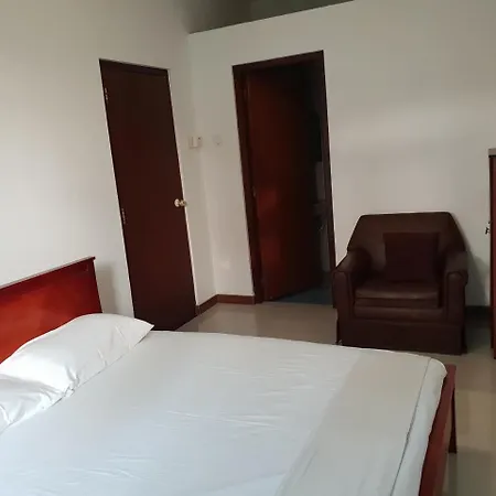 Ice Berg Apartment Dehiwala-Mount Lavinia Exterior photo