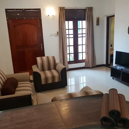 Ice Berg Apartment Dehiwala-Mount Lavinia Exterior photo